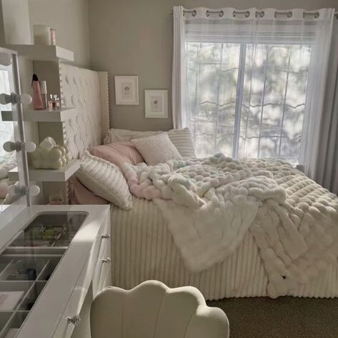 clean girl deco