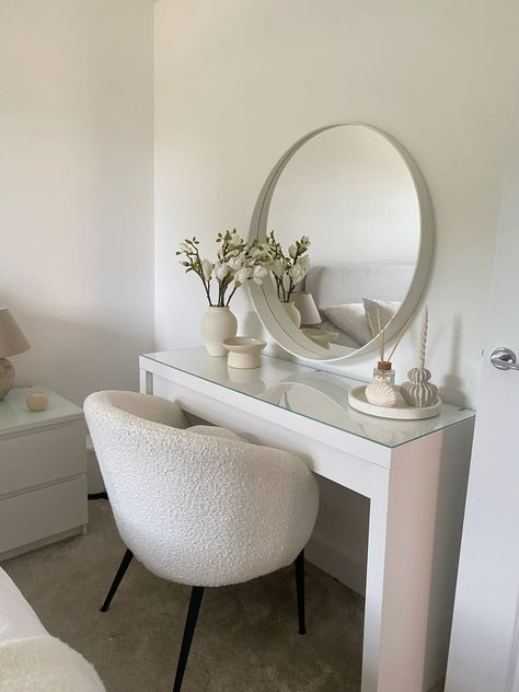 clean girl deco