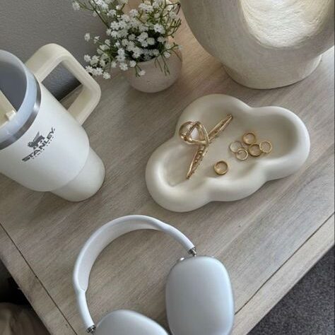 clean girl deco