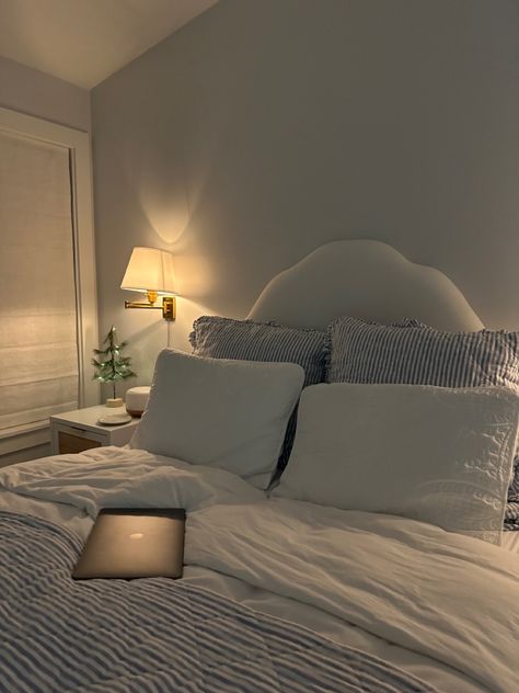 clean girl deco