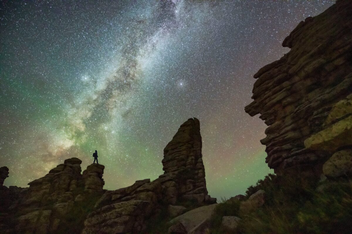 Estrellas milenarias, Perseidas y galaxias gemelas: lo normal, lo impresionante y lo excepcional del cielo este verano