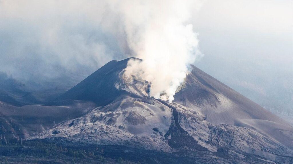 Volcán de Cumbre Vieja en erupción en La Palma.