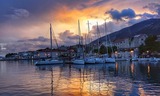Atardecer en el puerto marítimo de Zadar