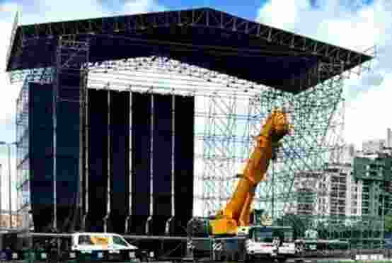 Escenario del recinto de conciertos Nueva Condomina | Fuente: La Opinión de Murcia