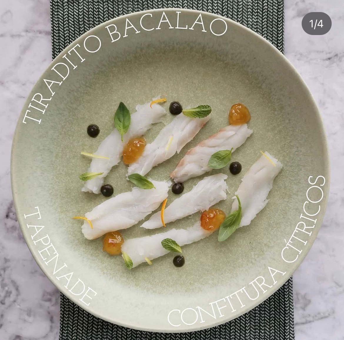Tiradito de bacalao con tapenade y confitura de cítricos