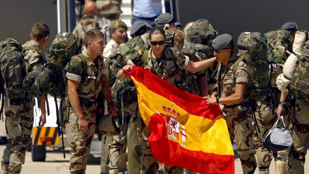 Soldados españoles destinados a una misión de la OTAN.