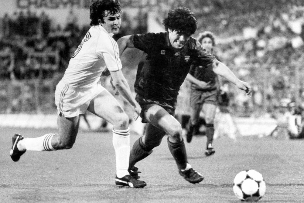 Maradona en su primer partido con el FC Barcelona