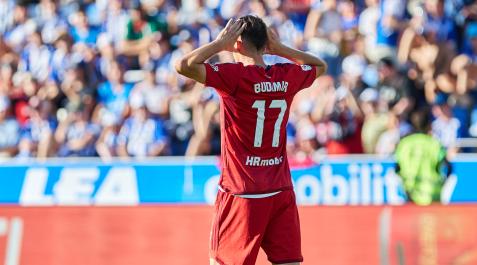 Budimir celebrando un gol con el CA Osasuna