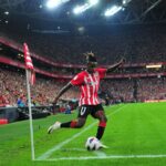 Nico Williams sacando un corner