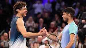 https://www.eurosport.es/tenis/alcaraz-shelton-cumpliendo-en-la-exhibicion-con-mucha-diversion-en-el-madison-square-garden-4-6-6-2-y-7-4_sto20060109/story.shtml