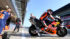 Pedro Acosta subido en la KTM.