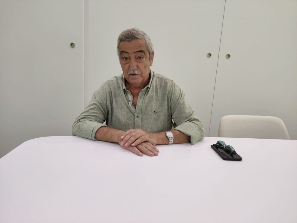 Pedro Guerrero en las oficinas de FECOAM en Murcia