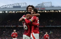 Jugadores abrazados