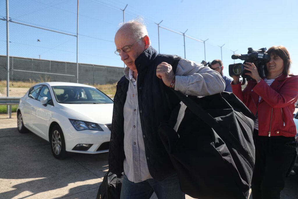 Rodrigo Rato, durante su entrada en la cárcel de Soto del Real.