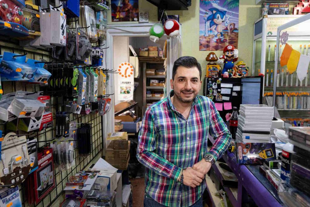 Salem Alsoweis, en la tienda Chollo Games