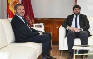 Miguel López Abad, presidente de la CROEM junto a Fernando López Miras, presidente de la Región de Murcia