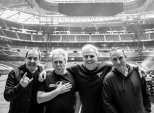 Hombres G en el escenario