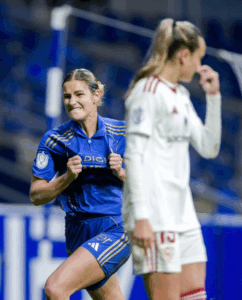 Eva Lois marca el 2-2 en el minuto 91. Fuente: @realoviedofem.