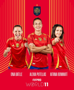 Foto de las tres jugadoras españolas seleccionadas. Fuente: @sefutbolfem y @fifpro.