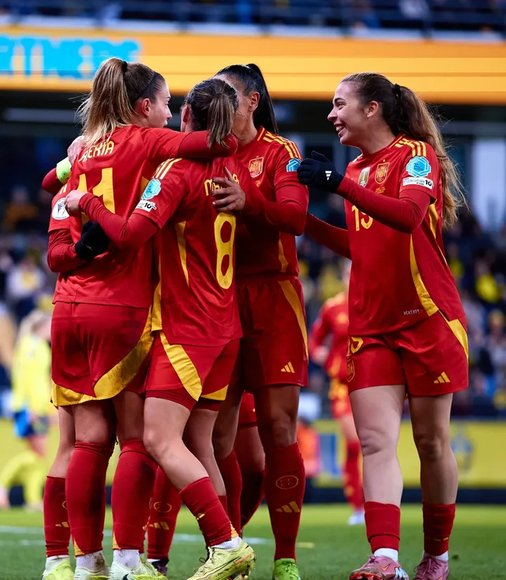 Algunas futbolistas de la Selección durante el último partido. Fuente: @sefutbolfem.