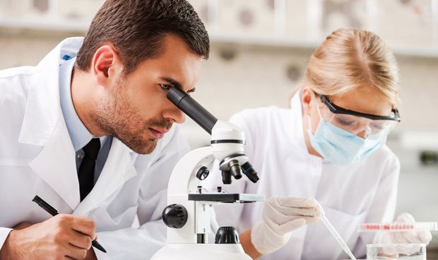 Canas o cáncer: descubren que el pelo blanco es un mecanismo de defensa de nuestro organismo