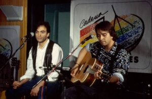 los secretos tocando en la radio de los 40