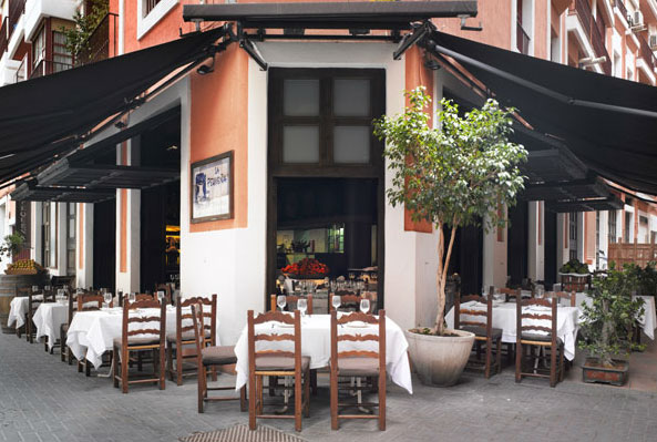 la pequeña taberna