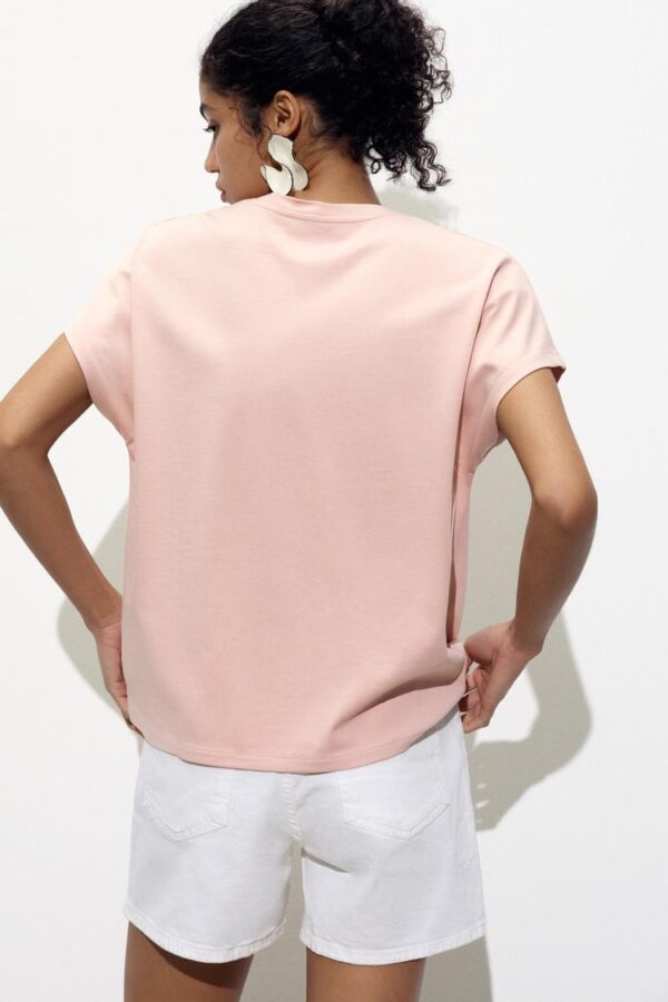 camiseta modelo
