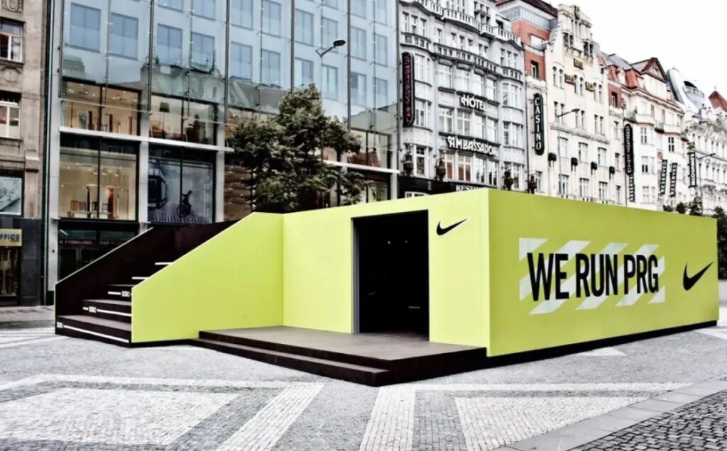 Pop Up Nike