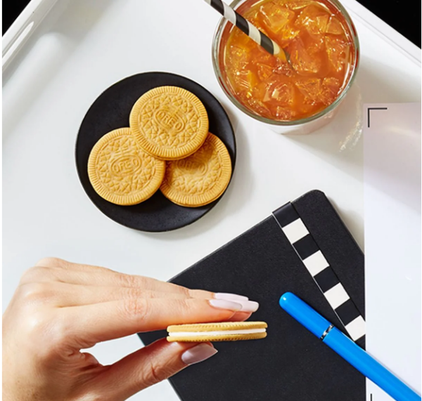 OREO Thins Golden Sandwich Cookies - Imagen 2