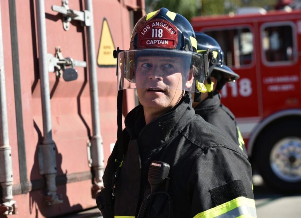 9_1_1-992113474-large