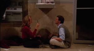 Chandler quedando atrapado en un cajero automático con la modelo Jill Goodacre