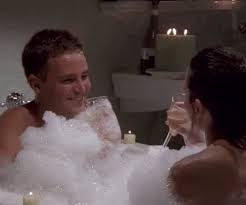 monica y chandler bañera