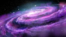 Imagen de galaxia espiral con estrellas y polvo cósmico en el espacio