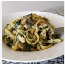pasta cremosa de champiñones y espinacas