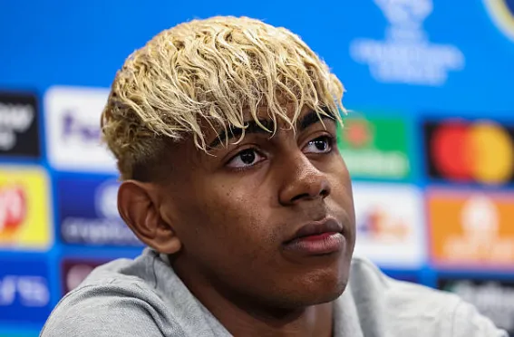 Lamine Yammal en rueda de prensa previo al partido de semifinales contra el inter de milán.